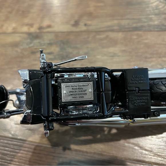 Franklin Mint 2005 Harley-Davidson Road Rally VRSCB V-ROD Limited Edition - Picture 12 of 14